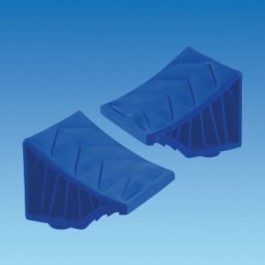 pls jumbo level wheel chock ( pair ) bj184