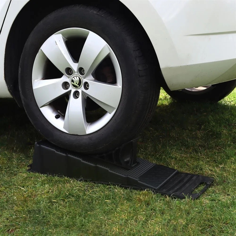 Leisurewize 3 IN 1 Caravan Ramp with Wheel Chock & Removeable Mud Guard